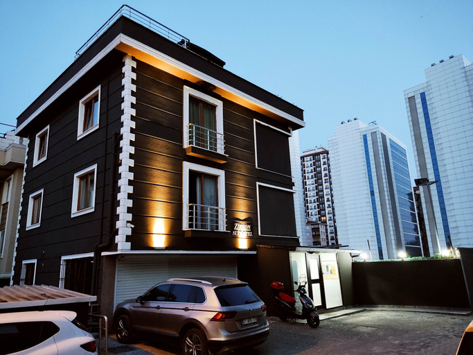 Exterior & Views