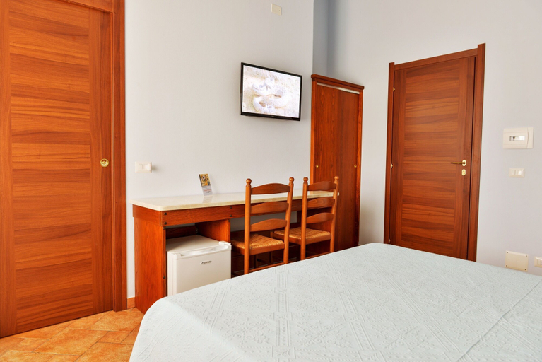 Bedroom 4, B&B Nuraghe Bianco, Sassari