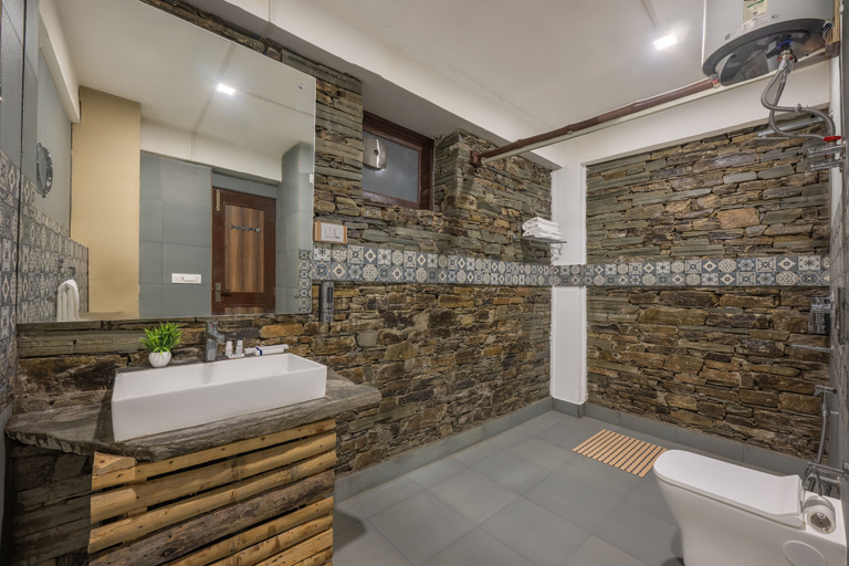 Bathroom 5, Hotel Wood Winds - A Best Valley View Hotel, Shimla