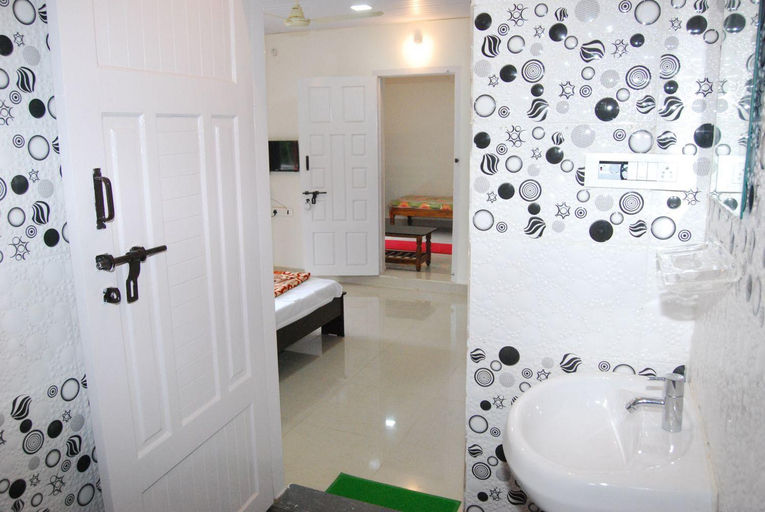Bathroom 3, Vacanza Estate House, Kodagu