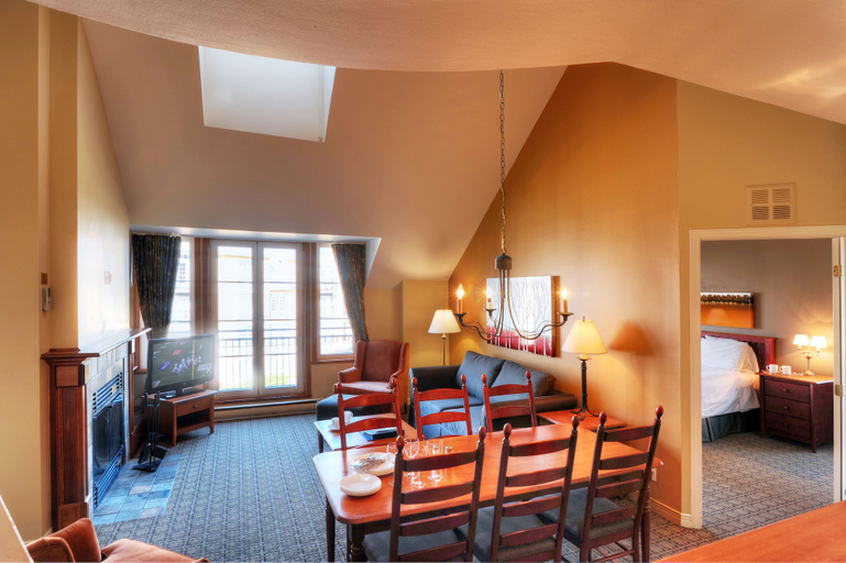 Bedroom 3, Place St-Bernard, Les Laurentides