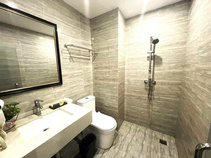Bathroom 5, Fusion Hotel, Sihanoukville