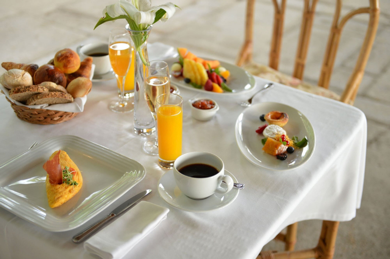 Food & Drinks 7