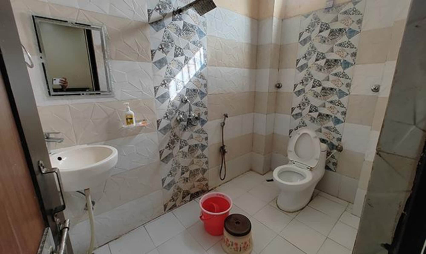 Bathroom, Fabhotel Cm Palace I, Varanasi