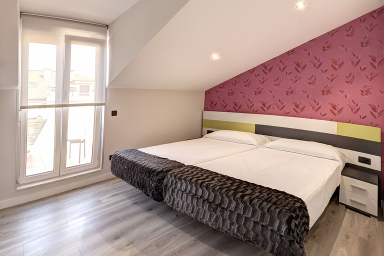 Bedroom 4, Apartamentos La Albarca, Cantabria