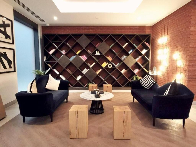 Others 5, Luxury apartment in central London with private balcony, London
