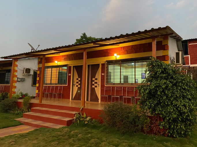 Entrance 3, Heavens Edge Resort, Satara