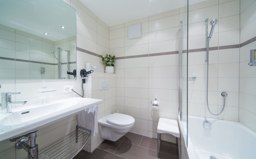 Bathroom 3, Hotel Excelsior, Visp
