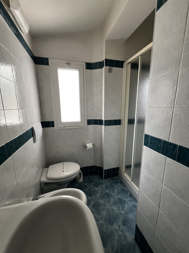 Bathroom 5, Hotel Till, Rimini