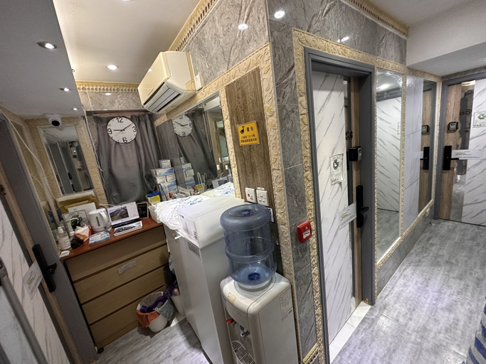 Bathroom 2, T.A.B, Kowloon