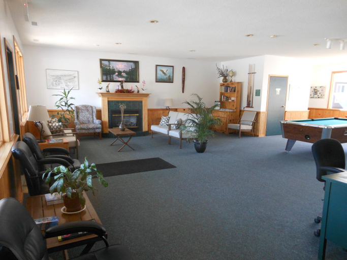 Public Area, Glenview Cottages, Algoma