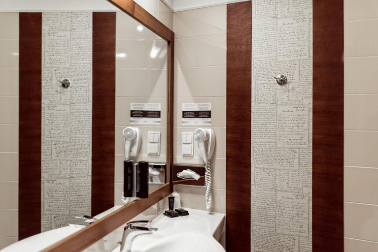 Bathroom 4, Hotel Wieniawski, Lublin City