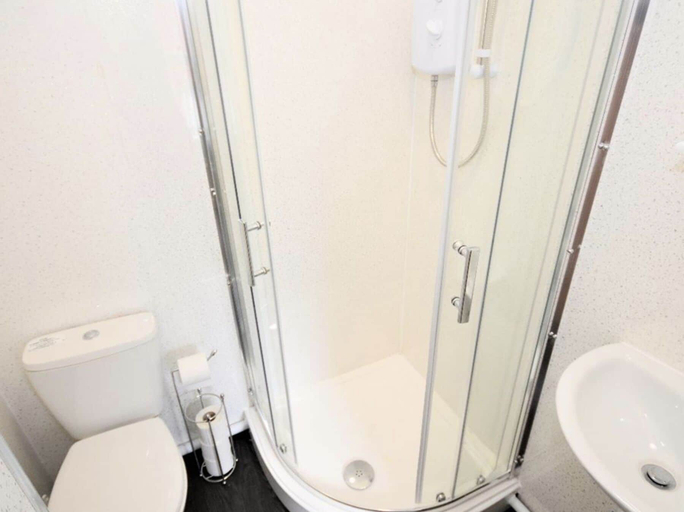 Bathroom 3, Townhouse @ 50 Birks Street Stoke, Stoke-on-Trent