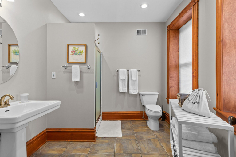 Bathroom 4, The Game Room Getaway | JZ Vacation Rentals, Saint Louis