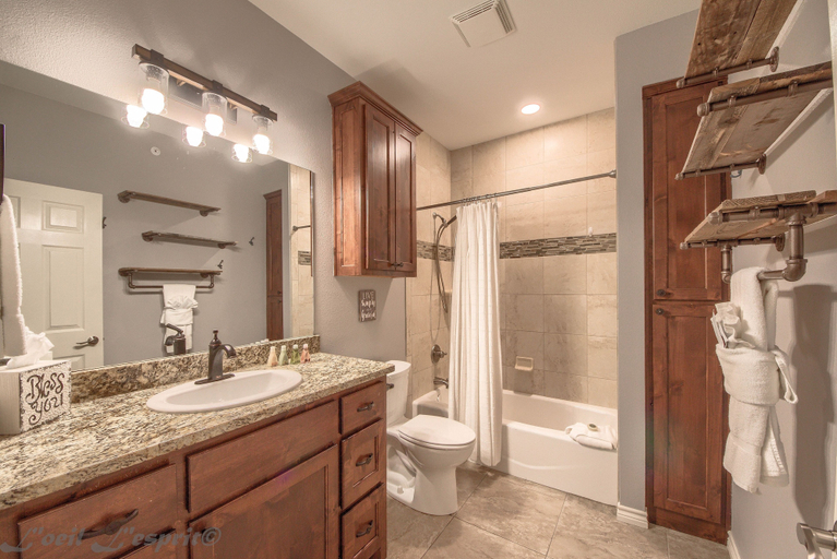 Bathroom 2, Rio Refuge Rg 105 2 Bedroom Condo by RedAwning, Comal