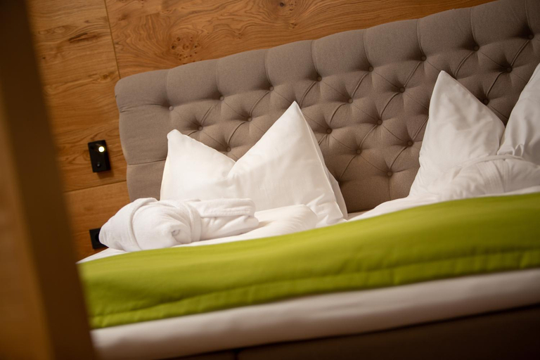 Bedroom 2, Hotel Tannenberg, Zell am See