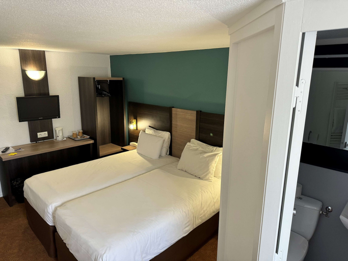 Bedroom 4, Kyriad Epernay, Marne