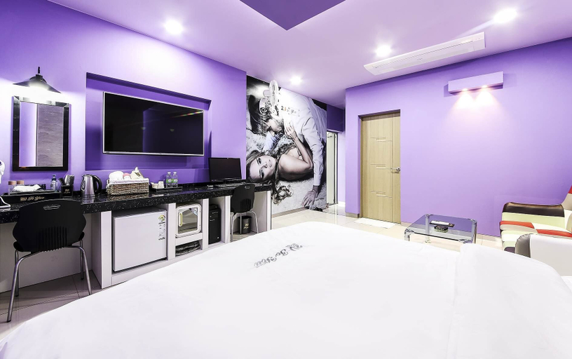 Bedroom 5, Hotel To You, Muan