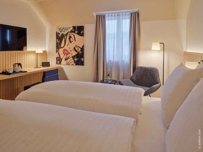 Bedroom 4, Dorint Hotel Würzburg, Würzburg