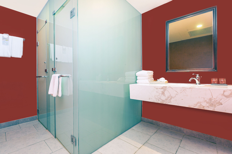 Bathroom 25