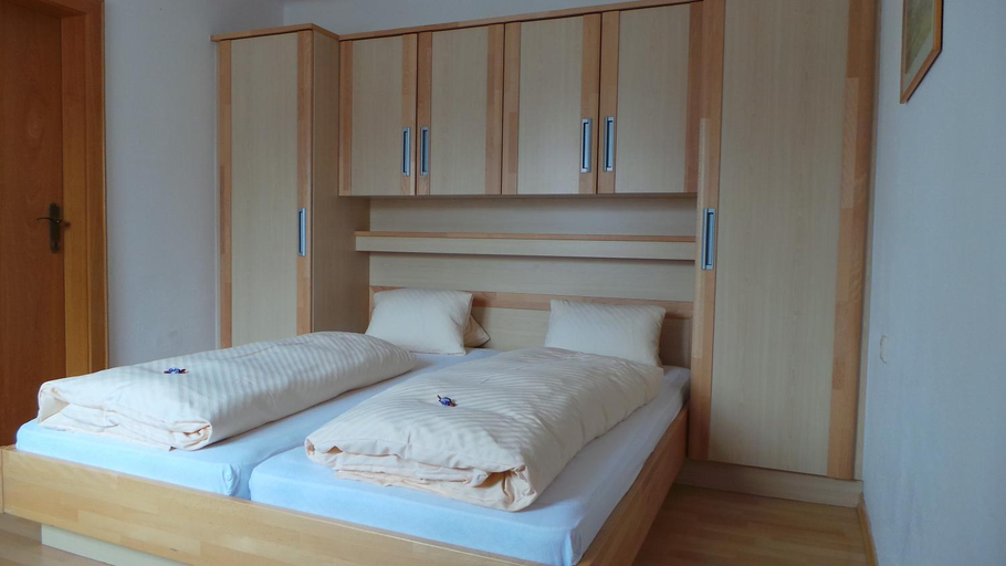 Bedroom 2, Hotel Horlgut, Zell am See