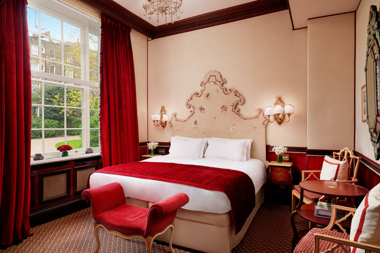 Bedroom 2, The Montague On The Gardens, London