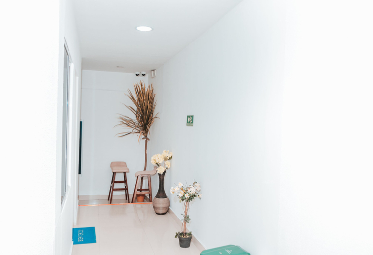 Others 5, BEIRUT INN, San Andrés