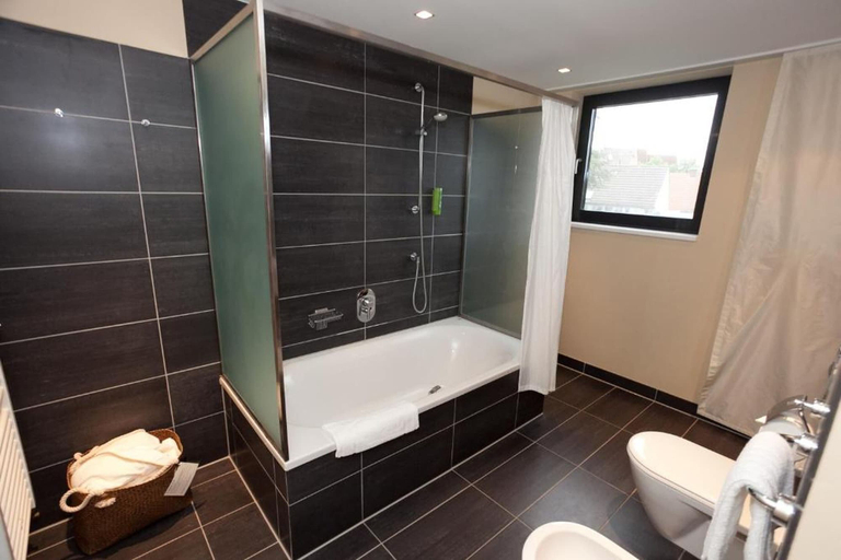 Bathroom 5, Hotel Schepers, Borken
