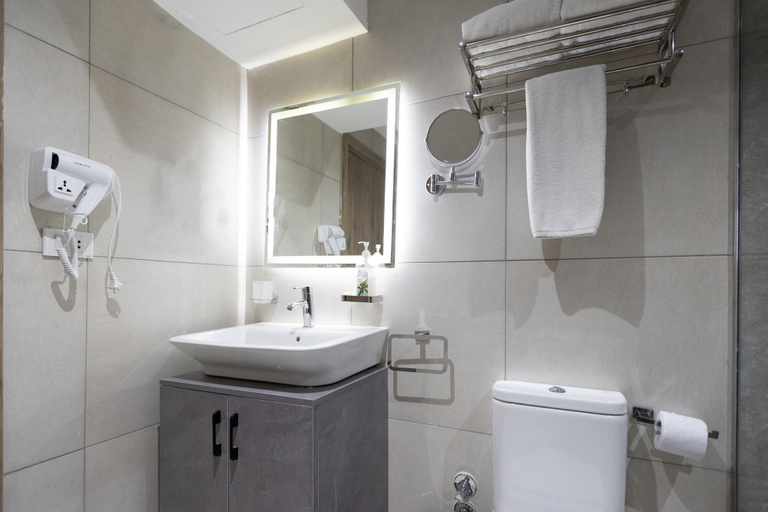 Bathroom 3, Soul Pyramids & Valley Temple View, Unorganized in Al Jizah