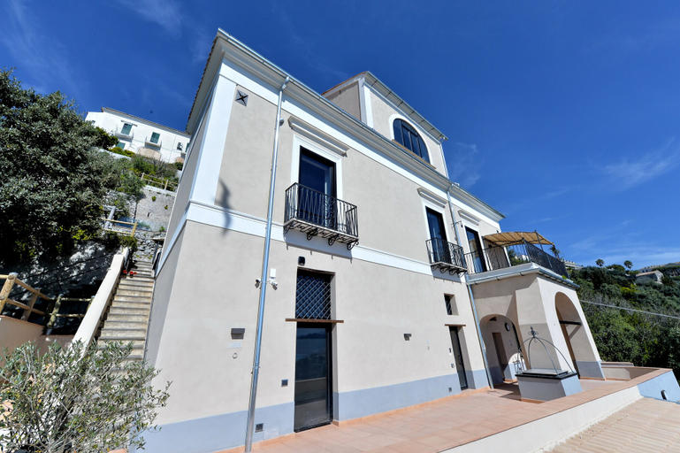 Exterior & Views 2, In Costa Relais & Luxury Suites, Salerno
