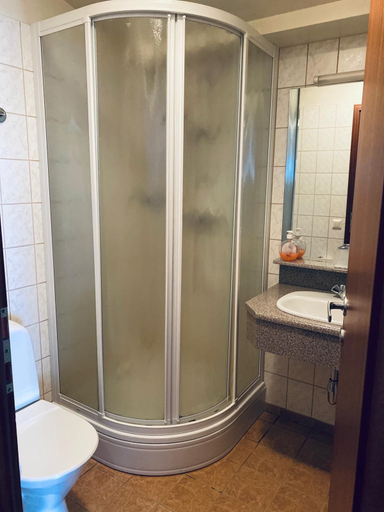 Bathroom 3, Hotel Capitano, Fjarðabyggð