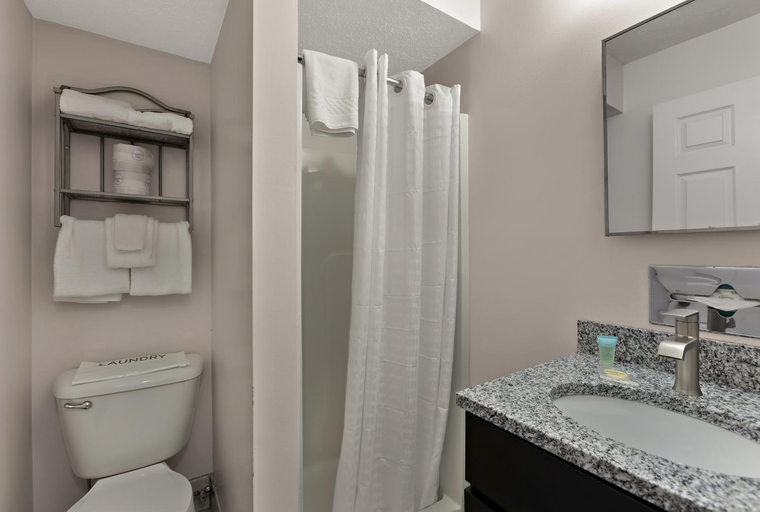 Bathroom 4, Traverse Bay Inn, Grand Traverse