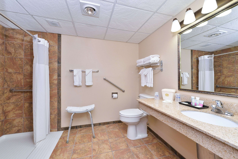 Bathroom 5, Revel Hotel Minot, SureStay Collection by Best Western, Ward