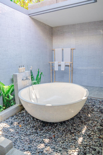 Bathroom 24