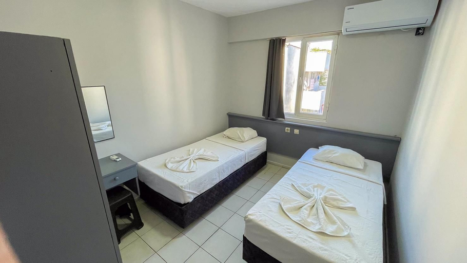 Bedroom 2, Saffron Apartments, Marmaris