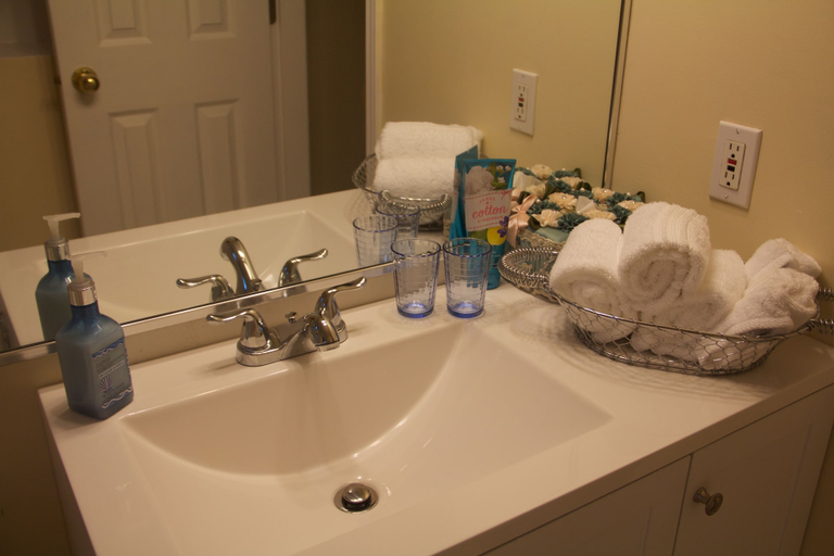 Bathroom 4, Star of the Sea Guest House, Greater Vancouver