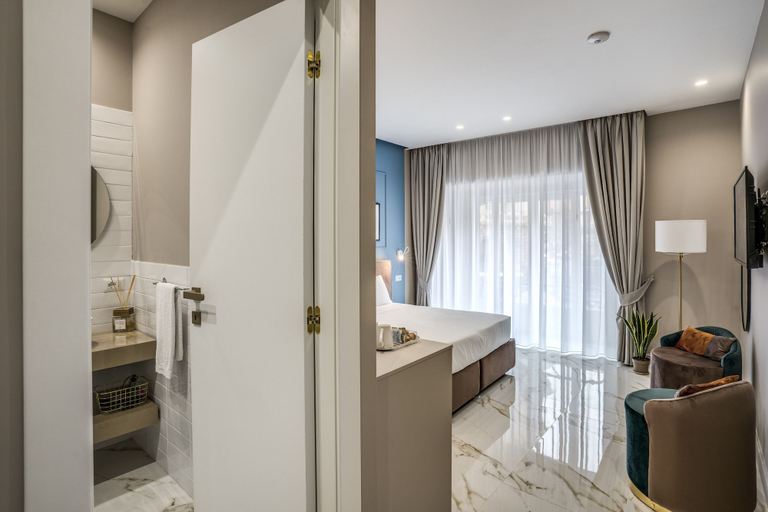 Bedroom 5, THE OASIS, Napoli