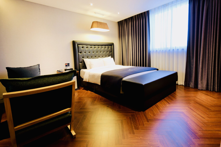 Bedroom 3, Golden Business Hotel, Jinju