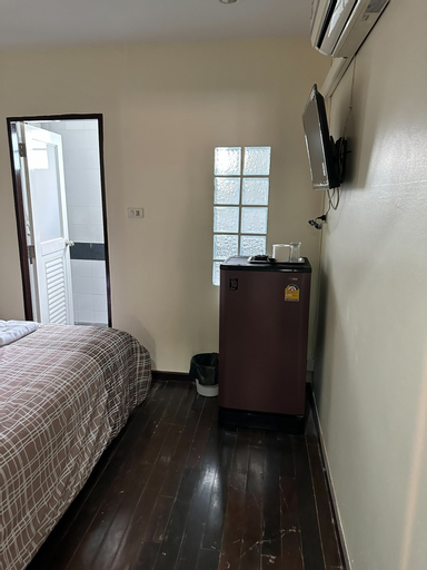 Bedroom 6