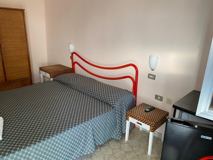 Bedroom 3, Cinquestelle-albergo del centro storico, Salerno