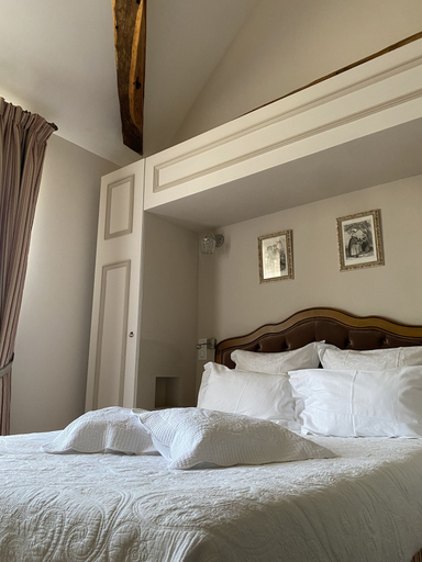 Bedroom 3, Château Laroche-Ploquin, Indre-et-Loire