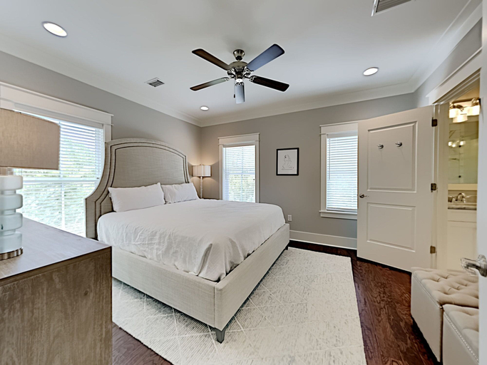 Room 2, Tofino by Southern Vacation Rentals, Walton