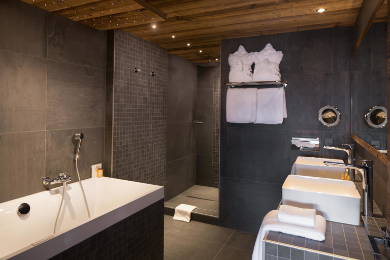 Bathroom 5, Hostellerie du Pas de L'Ours Relais et Chateaux, Sierre