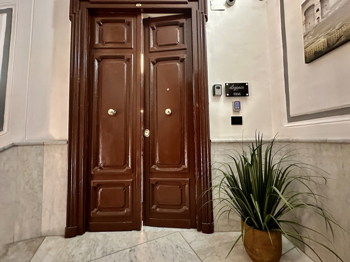 Exterior & Views 2, Elegance Rooms Spaccanapoli, Napoli