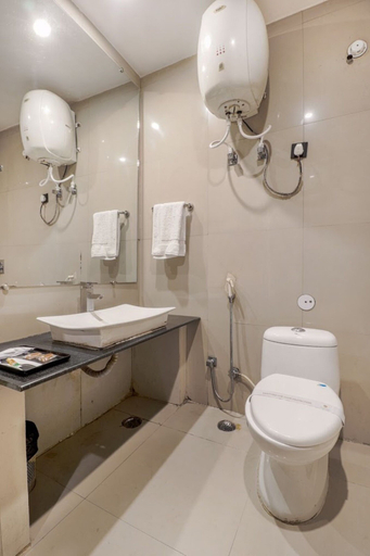 Bathroom, Oaktel Hotel Haridwar, Hardwar