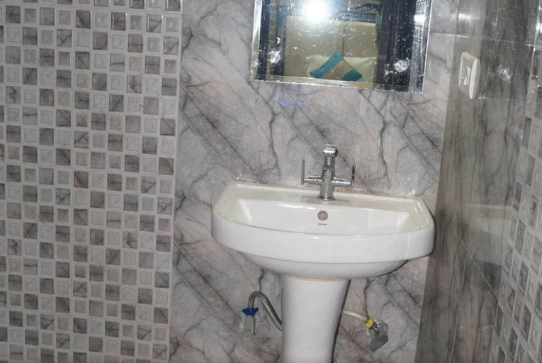 Bathroom, Goroomgo Srikhetra Swargadwar Puri, Puri