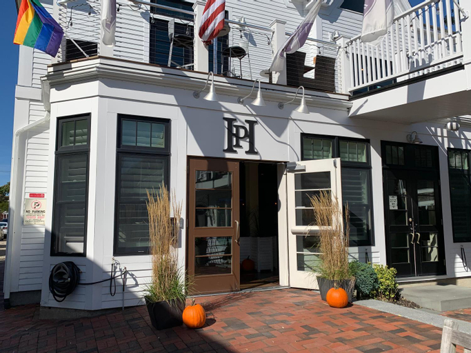 Pilgrim House, Barnstable