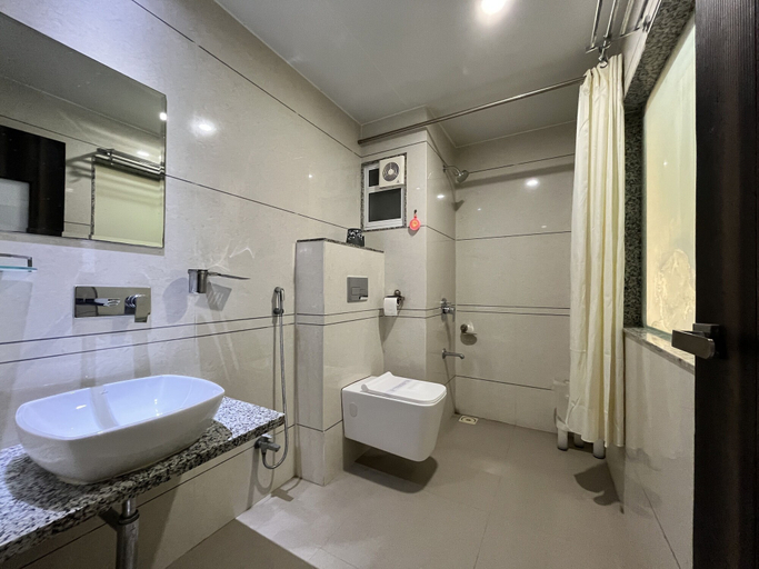 Bathroom 4, Hotel Grand Darshan Vadodara, Vadodara