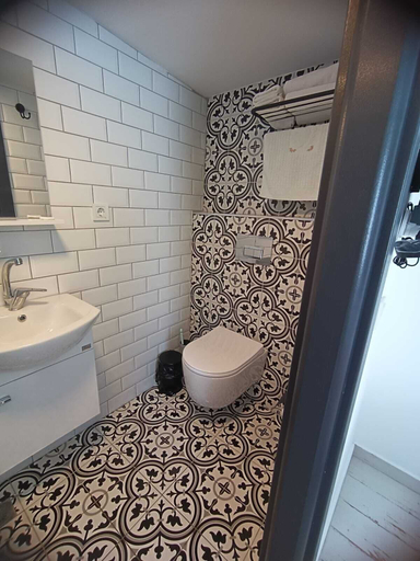 Bathroom 5, Endaxi, Bozcaada
