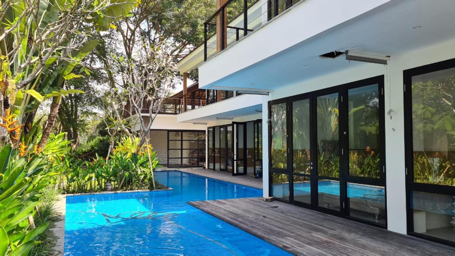 Swimming Pool 9